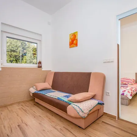 B&b-1 By Interhome Ližnjan