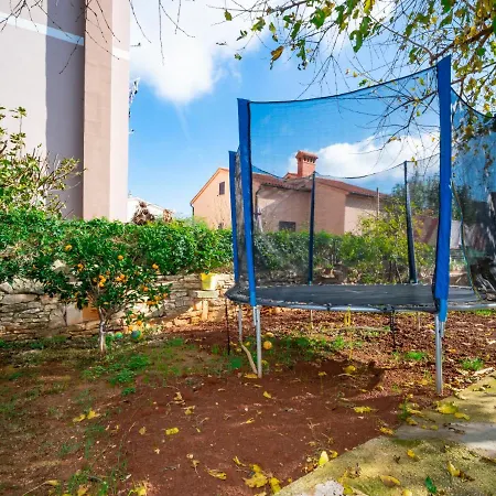 B&b-1 By Interhome * Ližnjan