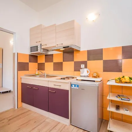 B&b-1 By Interhome * Ližnjan