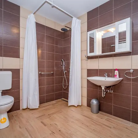 B&b-1 By Interhome * Ližnjan